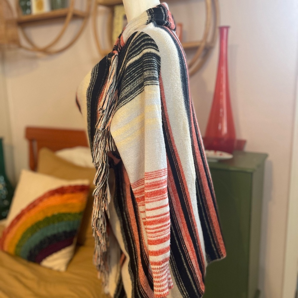 🖤 FINAL PRICE Thick Striped Fringe Sweater 🖤 Final Price - Picture 5 of 7